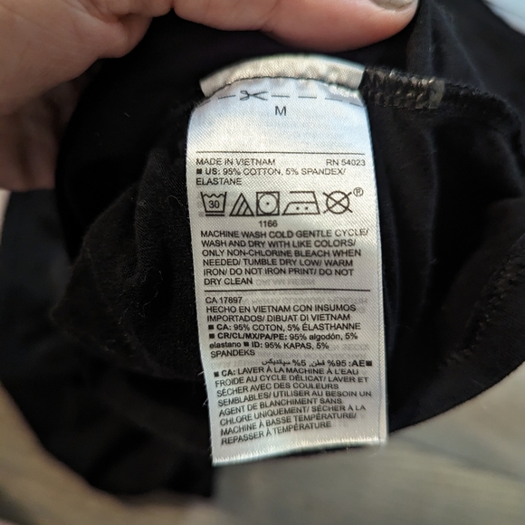 Old navy black maternity shirt - Picture 3 of 3